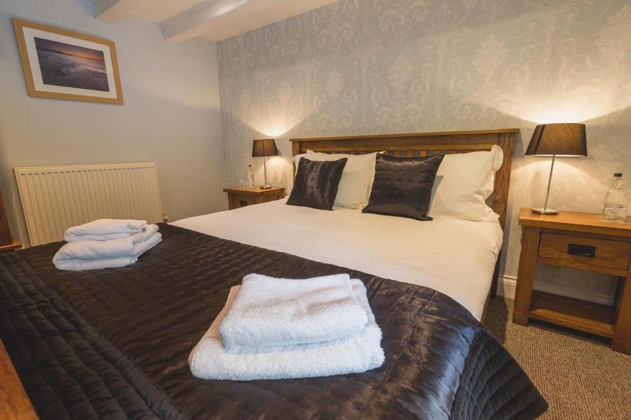 The Cambrian Inn Solva Exteriör bild