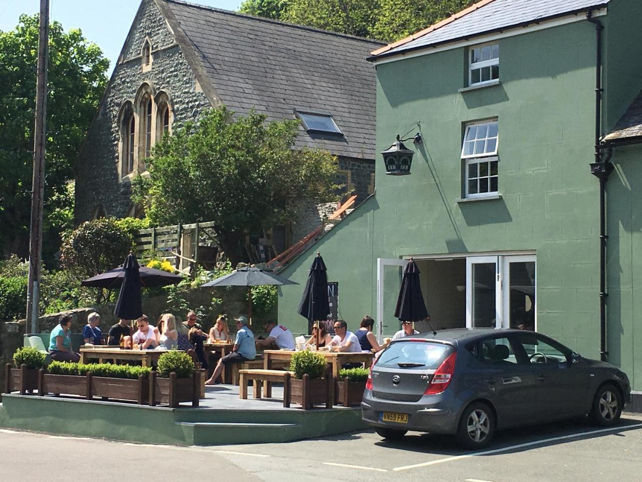 The Cambrian Inn Solva Exteriör bild
