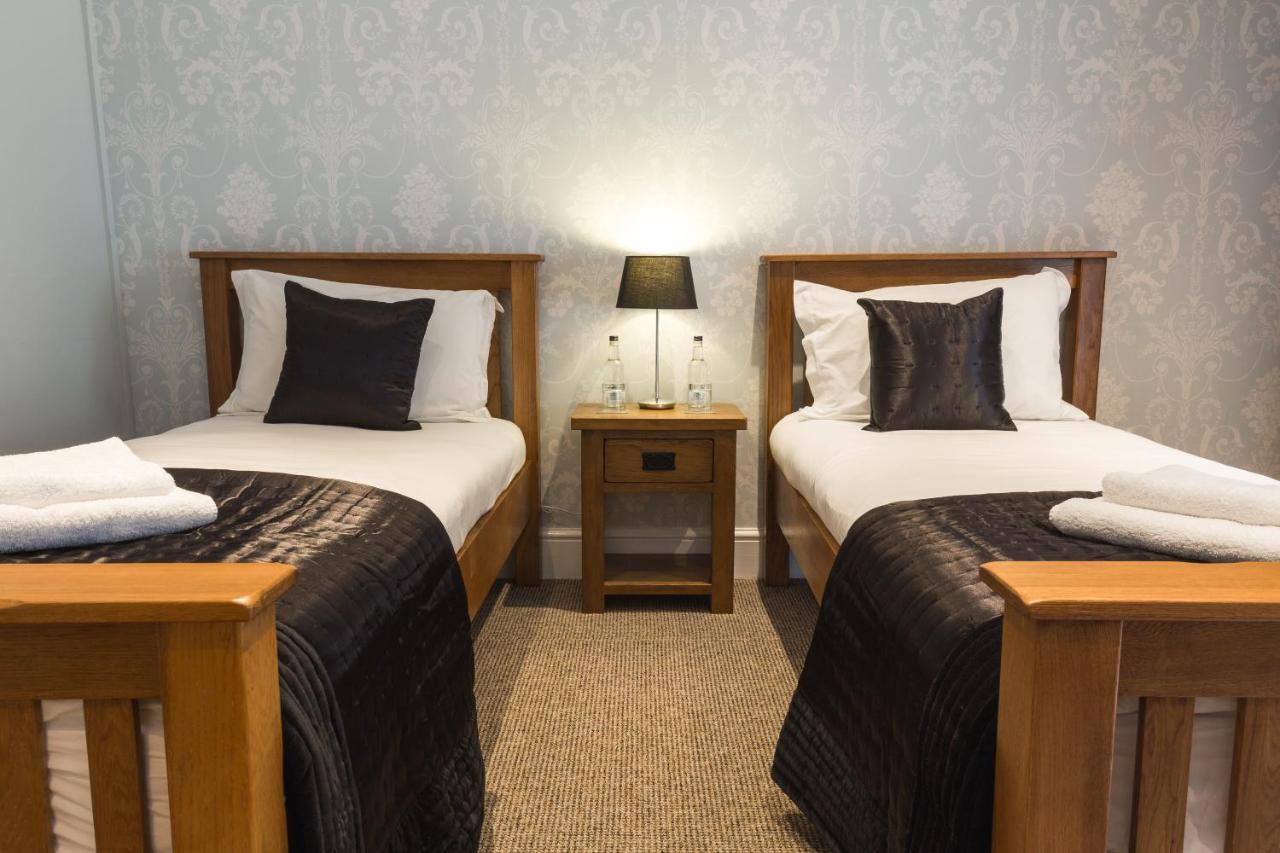 The Cambrian Inn Solva Exteriör bild
